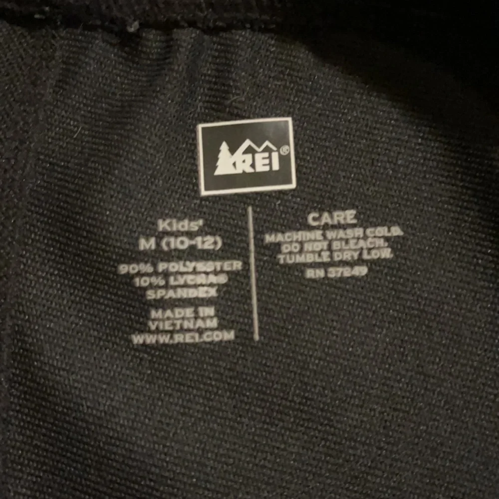 REI Youth Black Base Layer Bottoms/Pants. Size Medium (10/12).